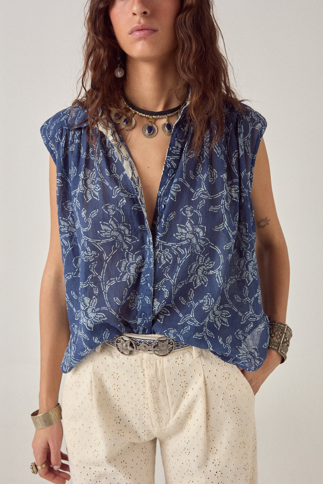 Mina Sleeveless Shirt