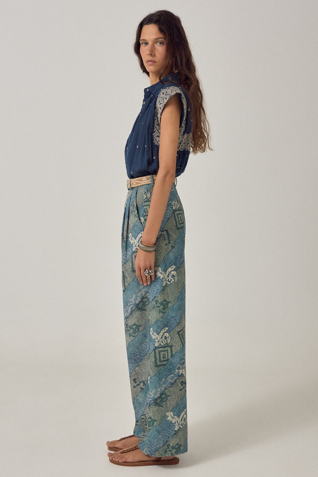 Karina Sleeveless Shirt