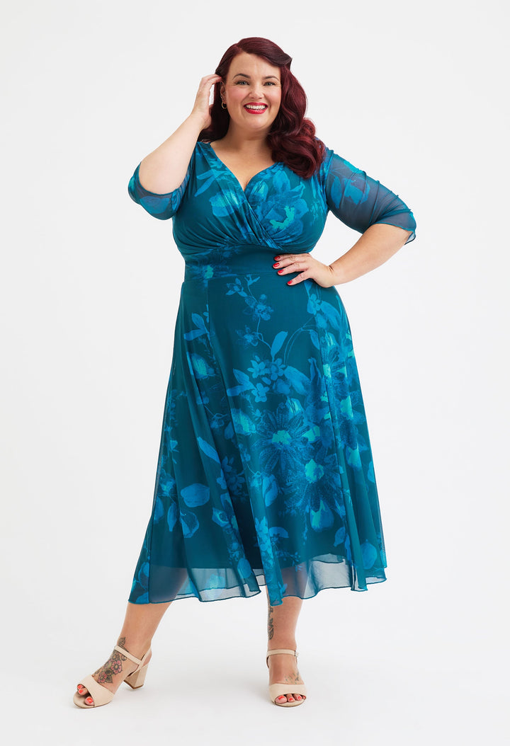 Helena Curve+ Midi Dress